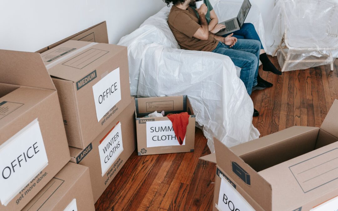 How to Pack Clothes for Moving the Easy Way